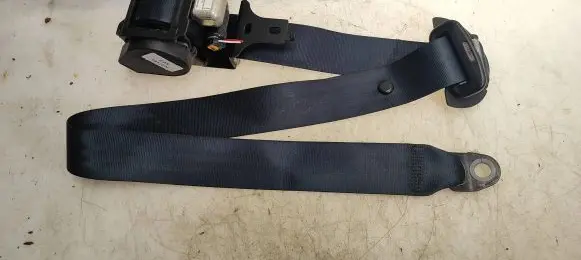 Mitsubishi Outlander Front seatbelt 6066747