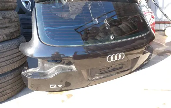 Tailgate/trunk/boot lid