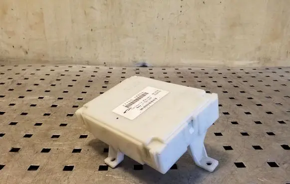 Nissan Juke I F15 Other control units/modules 277601KB0A