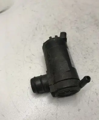 Hyundai Trajet Windscreen/windshield washer pump 985103A000
