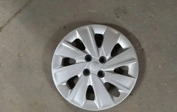 KIA Rio R15 wheel hub/cap/trim 