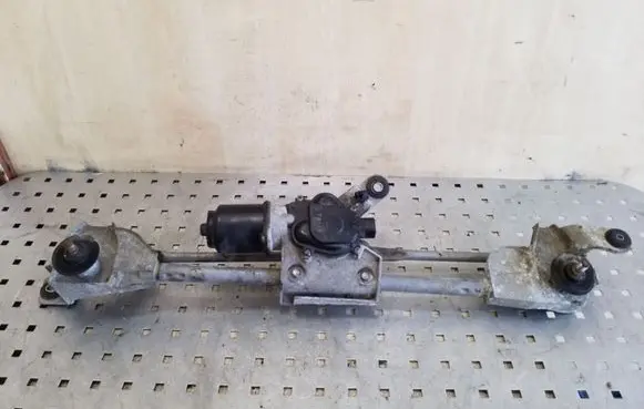 Front wiper linkage