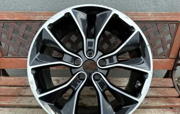 Hyundai i30 R19 alloy rim 