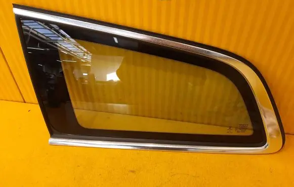 Volvo V60 Rear side window 32314077