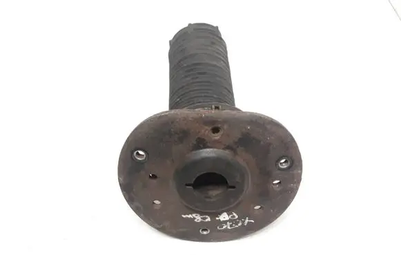 Volvo XC70 Coil spring mount 050707