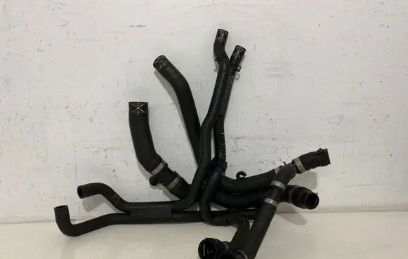 Volkswagen Transporter - Caravelle T6 Engine coolant pipe/hose 7E0122101K