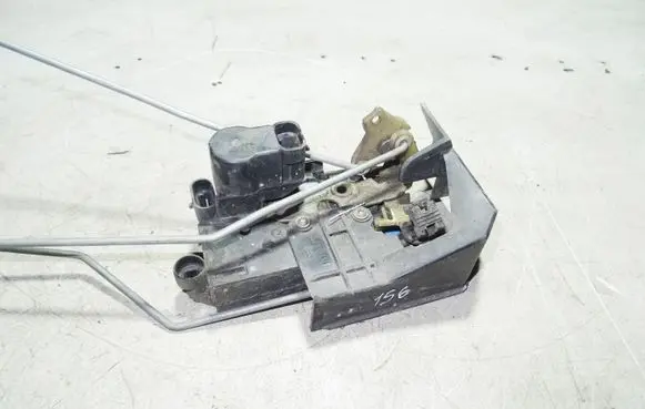 Alfa Romeo 156 Front door lock 18110242