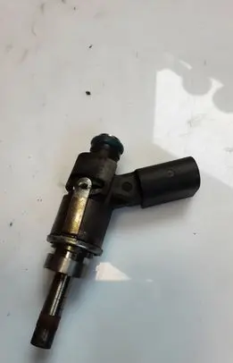 Audi A8 S8 D3 4E Fuel injector 06E906036C 06E036C