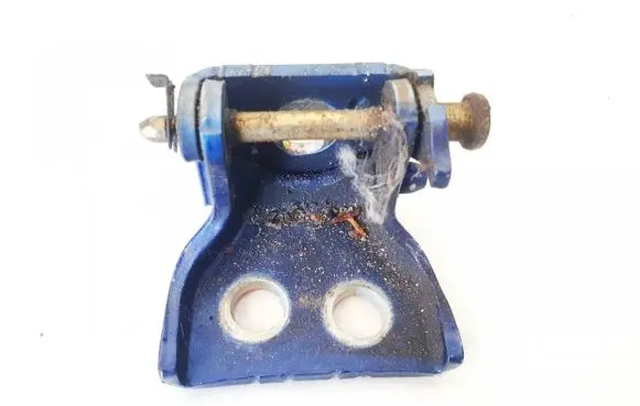 Peugeot 307 Rear door lower hinge 