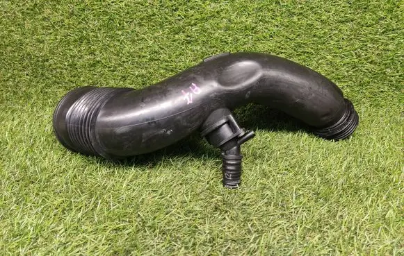 BMW 3 GT F34 Turbo air intake inlet pipe/hose 7602651 1371760265104 7599753