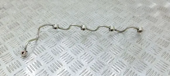 Toyota Avensis T250 Fuel return line/hose 