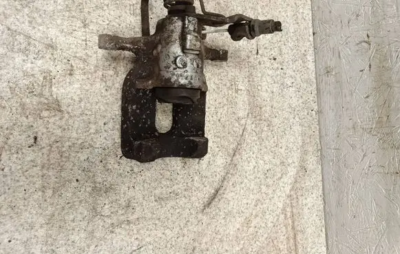 Rear brake caliper