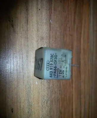 Volkswagen PASSAT B5 Other relay 443919578C PA66GF30