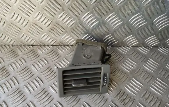 Audi A4 S4 B7 8E 8H Dashboard side air vent grill/cover trim 8E0820901F