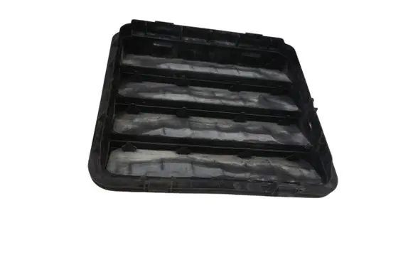 Dodge Durango Quarter panel pressure vent 68323649AB