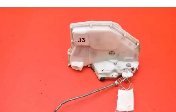 Suzuki Swift I Front door lock 