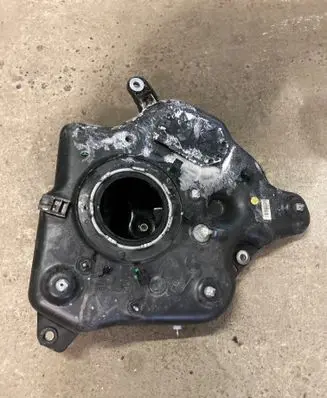 Audi A6 S6 C7 4G AdBlue liquid reservoir 4G0131877