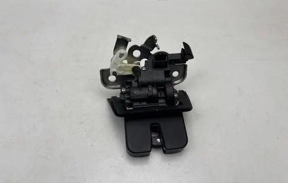 Audi Q3 8U Tailgate/trunk/boot lock/catch/latch 8U0827520