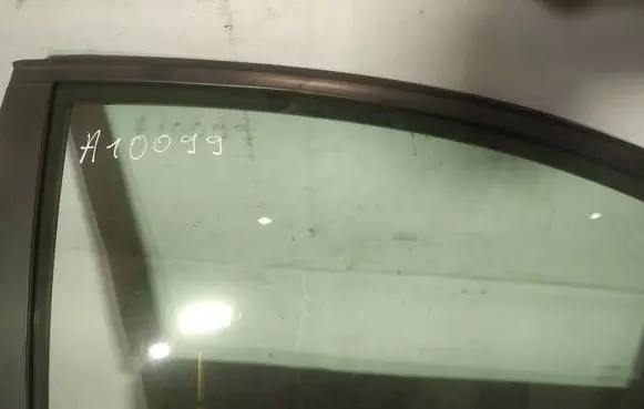 Nissan Primera Rear door window glass as2