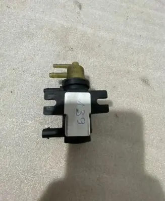 Mercedes-Benz E W212 Turbo solenoid valve A0091533128 12T128 70078208