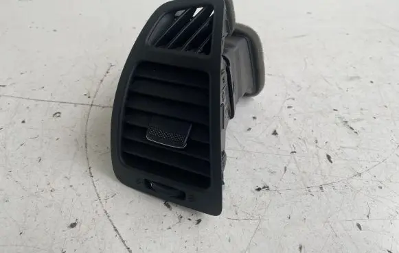 KIA Venga Dashboard side air vent grill/cover trim 807983