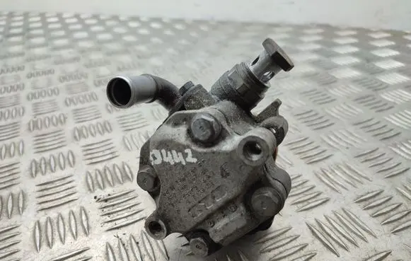 Volkswagen Sharan Power steering pump 7M0145157AA