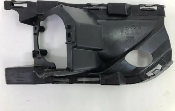 Volvo XC40 Fog light bracket 
