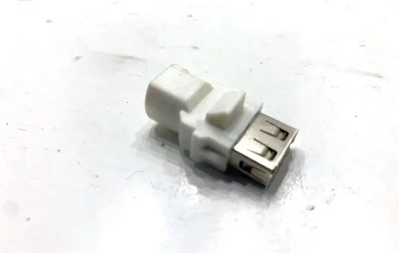 BMW 3 GT F34 USB socket connector 9390501