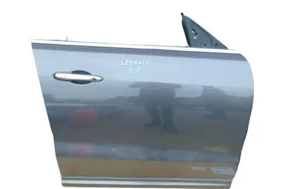 Maserati Levante Front door