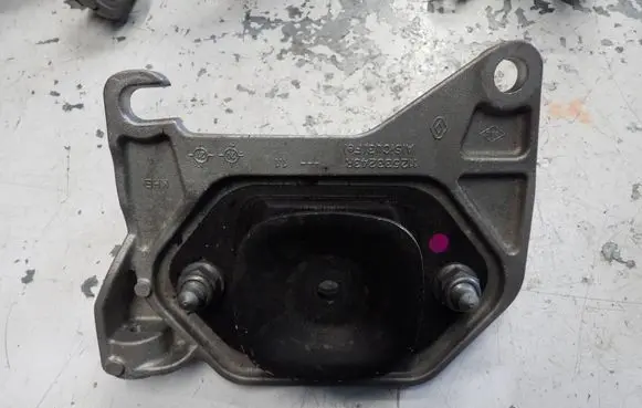 Renault Megane E-Tech Gearbox mounting bracket 112533243R
