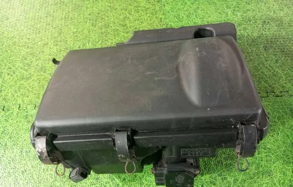 Toyota Prius (NHW20) Air filter box 1001406970 220422010 1974002030