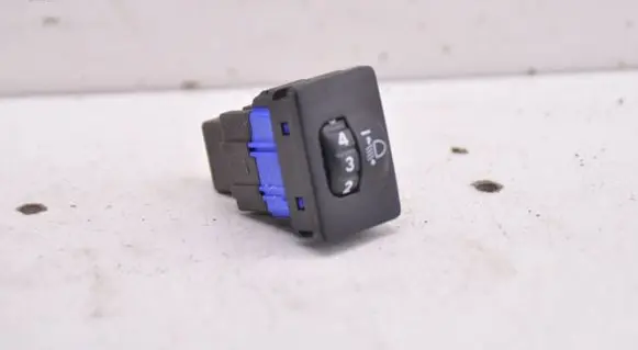 Toyota Yaris Headlight level height control switch 841520D090