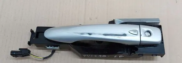 Nissan Pulsar Loading door exterior handle/bracket 