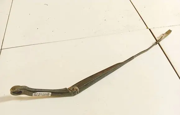 Nissan Qashqai Front wiper blade arm 80017587
