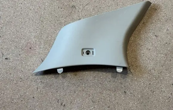 Volvo XC90 (D) pillar trim (bottom) 31363594