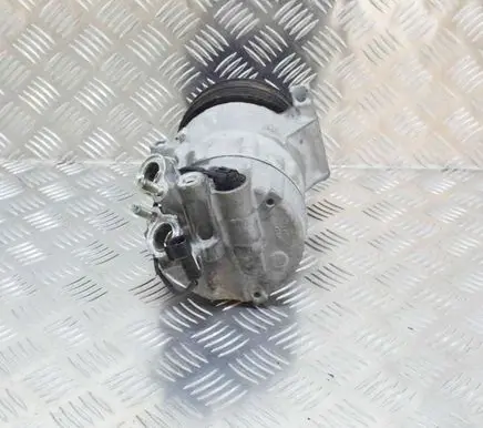 Volvo V40 Air conditioning (A/C) compressor (pump) 31418495