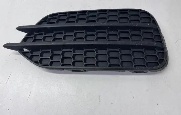 Volkswagen Tiguan Front bumper lower grill 5N0853665F