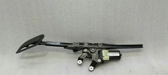 Audi S5 Seat belt adjustment motor 8F0857760