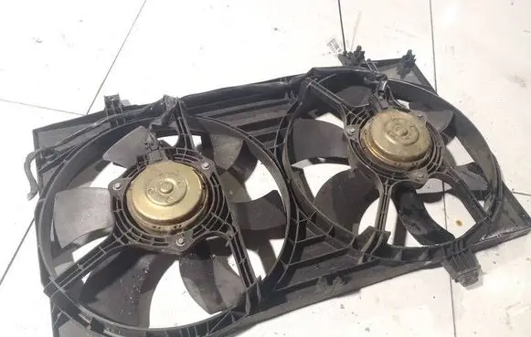 Nissan Almera Tino Radiator cooling fan shroud 