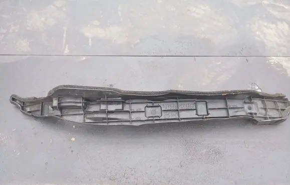 Toyota Prius (XW50) Fender end trim 5382747050