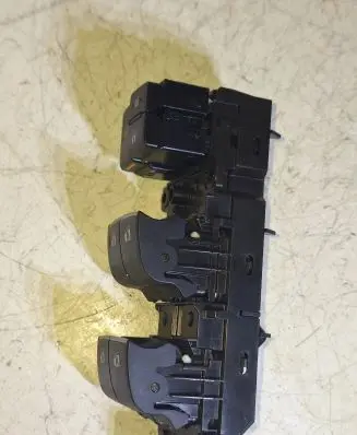 Toyota C-HR I Electric window control switch 84040F4020 TMF402 8182Q77