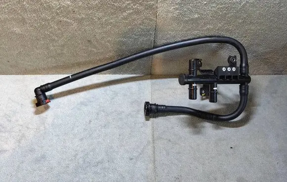 Coolant pipe/hose