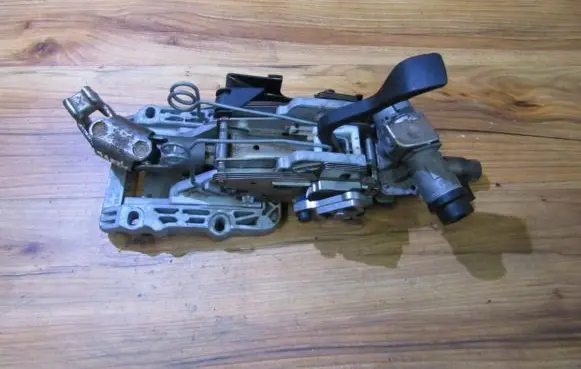Steering wheel axle