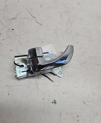 KIA Sorento Front door interior handle