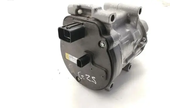 Toyota Yaris XP210 Air conditioning (A/C) compressor (pump) 0424000741