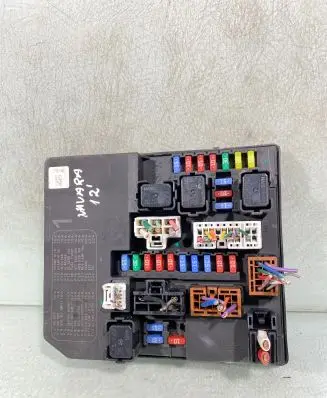 Nissan Navara D40 Fuse module