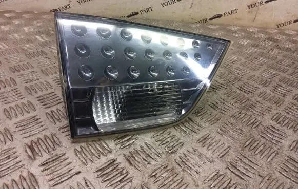 Mitsubishi Outlander Tailgate rear/tail lights