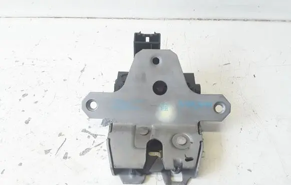 Volvo S60 Tailgate/trunk/boot lock/catch/latch 31335051