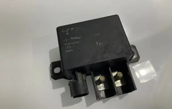 Mercedes-Benz E W211 Charging relay 