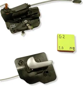 Opel Corsa D Front door lock 13203899